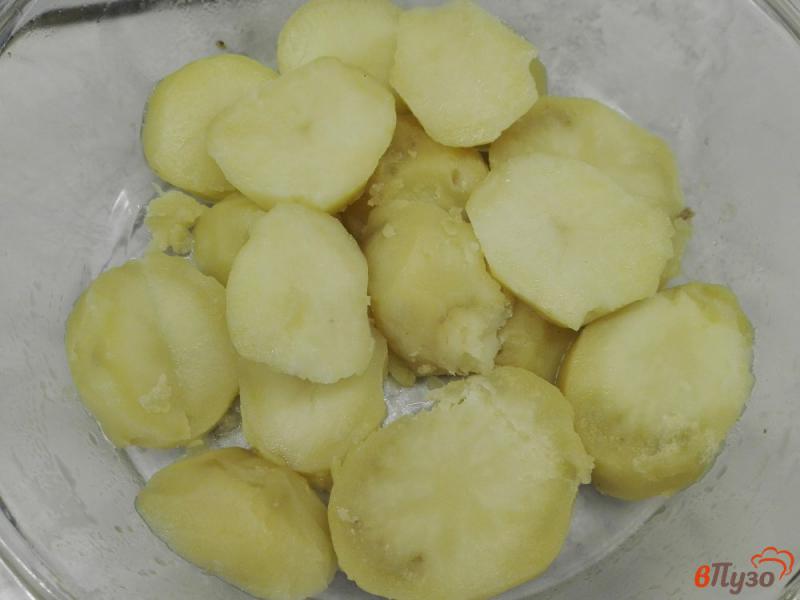 Фото приготовление рецепта: Картофельная запеканка с грибами и яйцом шаг №6