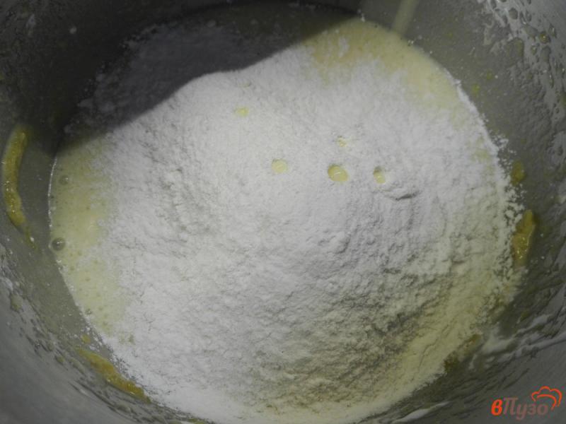 Фото приготовление рецепта: Абрикосовый пирог с меренгой шаг №3