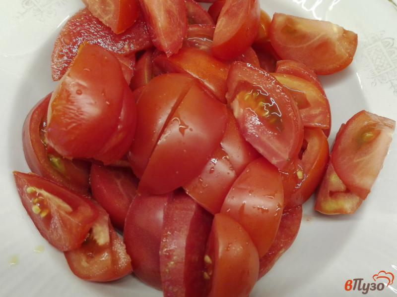 Фото приготовление рецепта: Пряный салат из помидоров с мятой и медом шаг №1