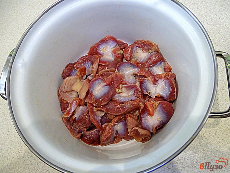 Фото приготовление рецепта: Куриные желудки в соево-сливочном соусе шаг №2