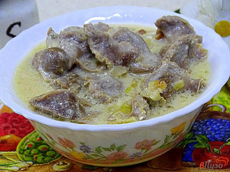 Фото приготовление рецепта: Куриные желудки в соево-сливочном соусе шаг №7