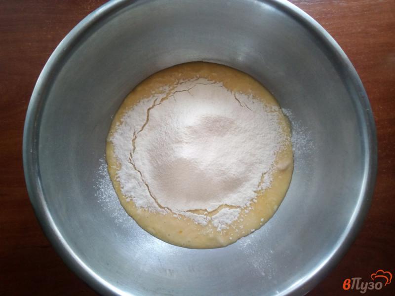 Фото приготовление рецепта: Сдобные пирожки с абрикосами шаг №5