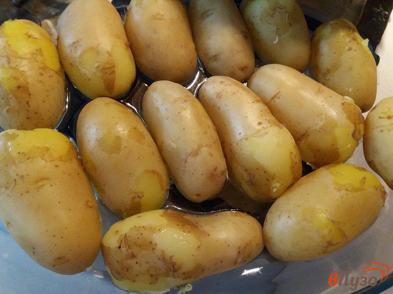Фото приготовление рецепта: Запеченный молодой картофель с беконом шаг №3