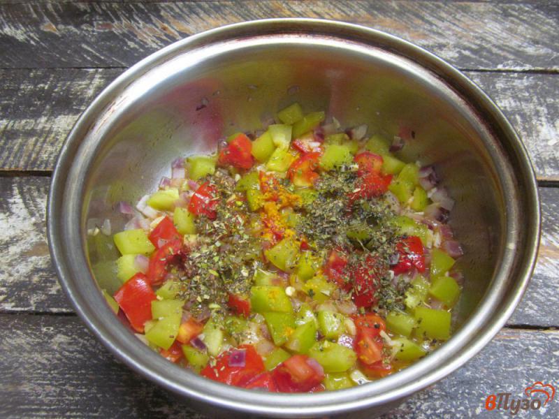 Фото приготовление рецепта: Шашлычок из куриной колбасы с овощным кус-кусом шаг №4