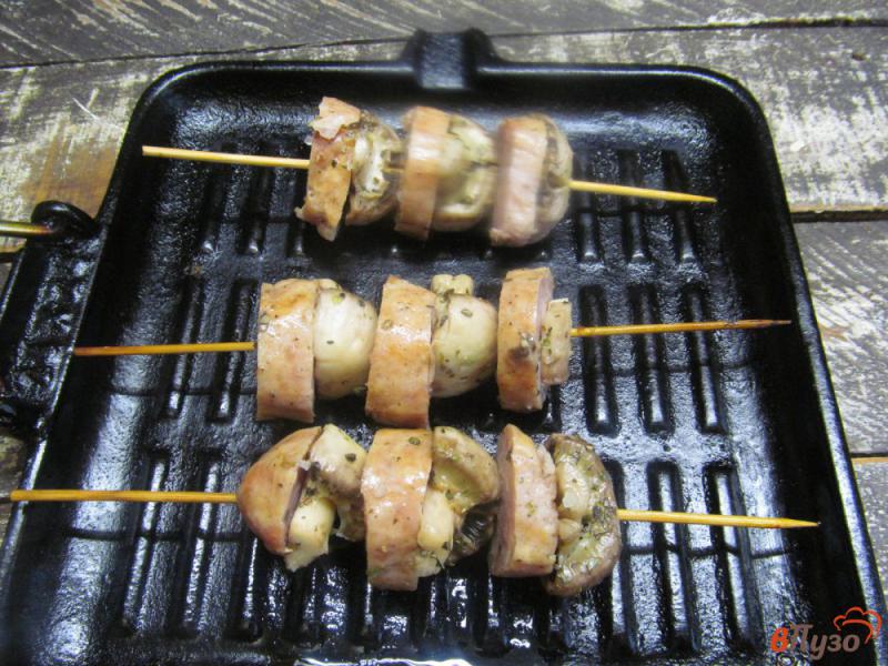 Фото приготовление рецепта: Шашлычок из куриной колбасы с овощным кус-кусом шаг №9
