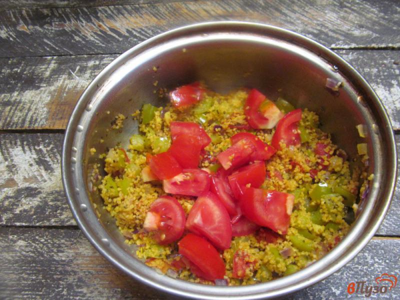Фото приготовление рецепта: Шашлычок из куриной колбасы с овощным кус-кусом шаг №10