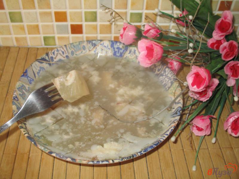 Фото приготовление рецепта: Холодец «Лайт» из свиных ножек с желатином шаг №9
