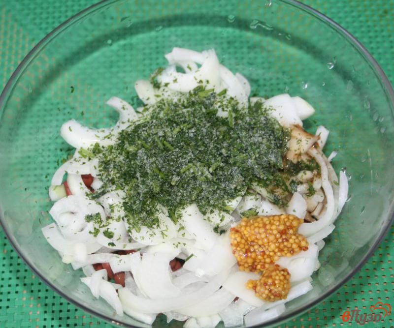 Фото приготовление рецепта: Салат из фасоли с луком шаг №3