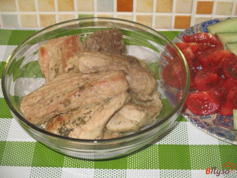 Фото приготовление рецепта: Свиные отбивные с аджикой шаг №5
