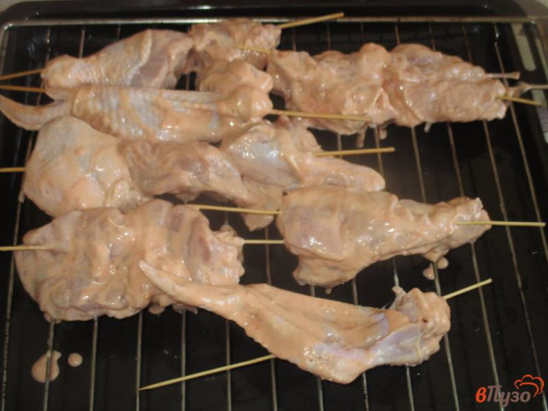 Фото приготовление рецепта: Курица на шпажках с горчицей шаг №4