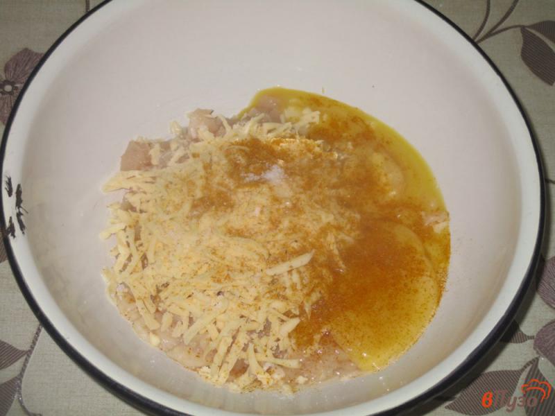 Фото приготовление рецепта: Котлеты рубленные из куриной грудки с сыром шаг №3