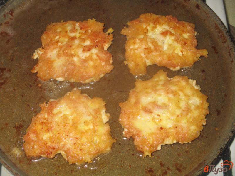 Фото приготовление рецепта: Котлеты рубленные из куриной грудки с сыром шаг №5