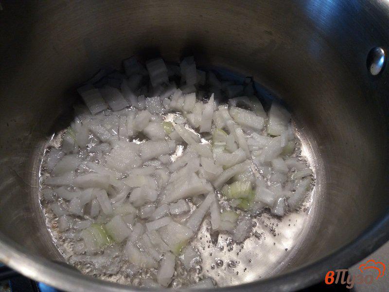 Фото приготовление рецепта: Суп с фрикадельками на грибном бульоне шаг №1