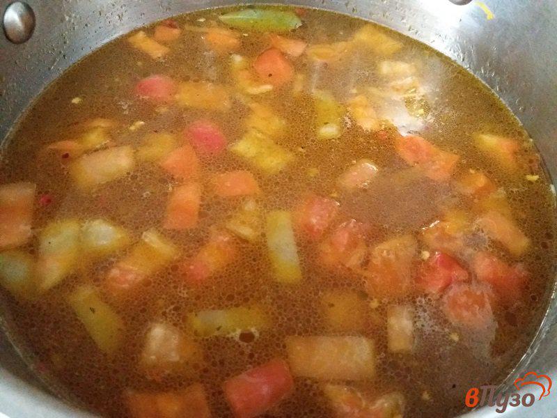Фото приготовление рецепта: Суп с фрикадельками на грибном бульоне шаг №8
