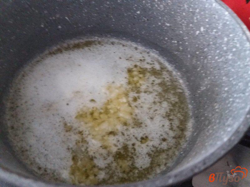 Фото приготовление рецепта: Запеченный картофель с чесночным маслом шаг №2