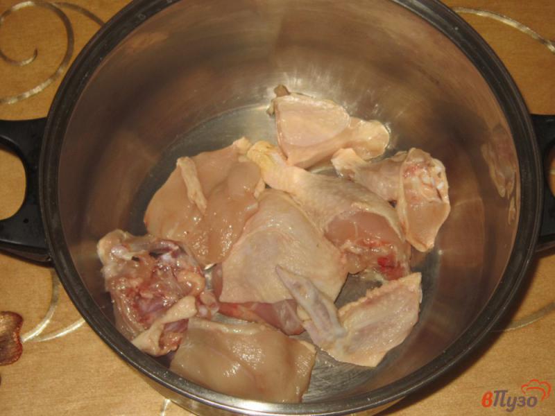Фото приготовление рецепта: Куриный суп с яйцами шаг №1