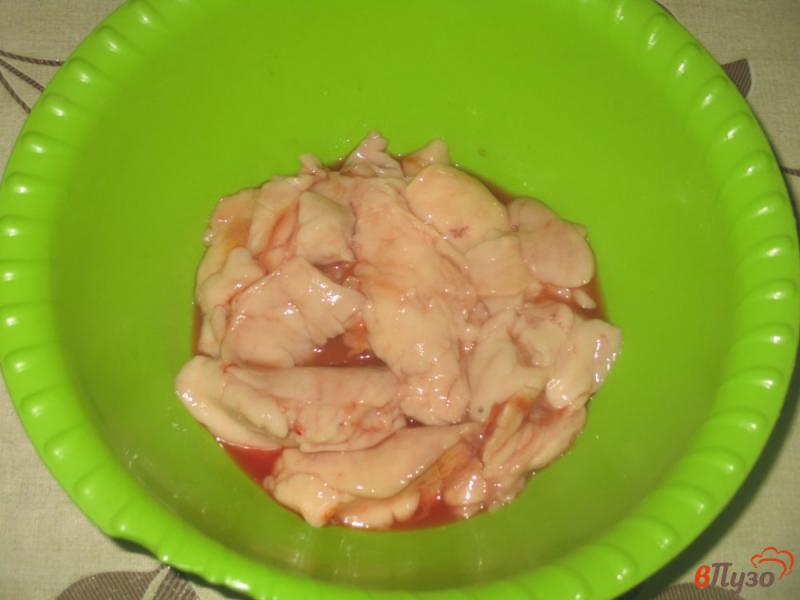 Фото приготовление рецепта: Рыбные молоки жареные с зеленым луком шаг №1