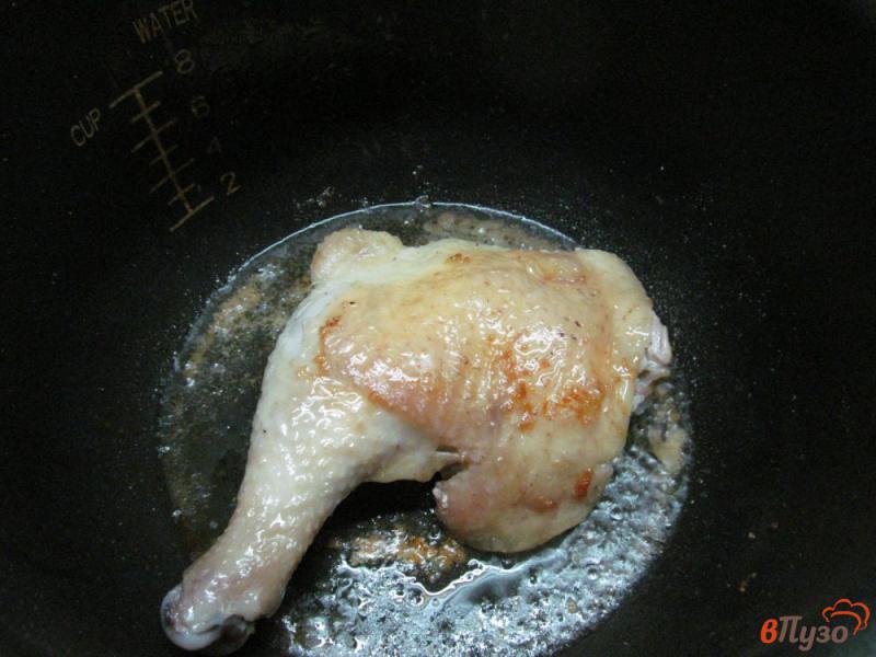 Фото приготовление рецепта: Куриный окорочок со стручковой фасолью шаг №2
