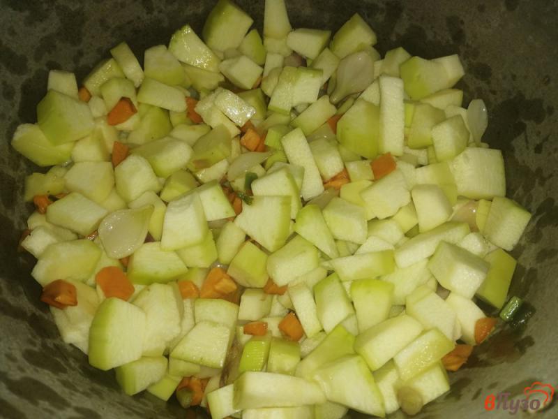 Фото приготовление рецепта: Рагу из кабачков с луком и морковью шаг №7