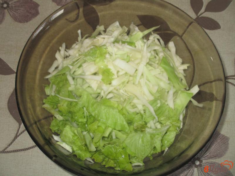 Фото приготовление рецепта: Салат «Зеленый» с горошком шаг №2