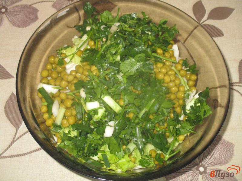 Фото приготовление рецепта: Салат «Зеленый» с горошком шаг №3