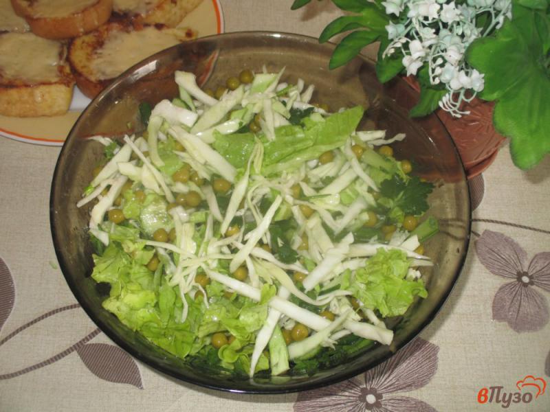 Фото приготовление рецепта: Салат «Зеленый» с горошком шаг №4