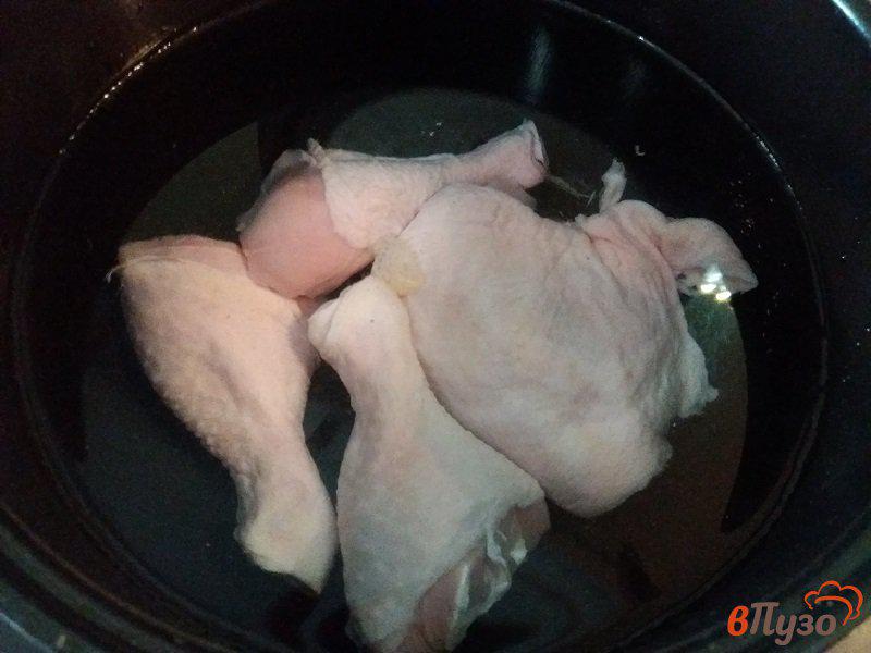 Фото приготовление рецепта: Куриный суп с зеленью шаг №1