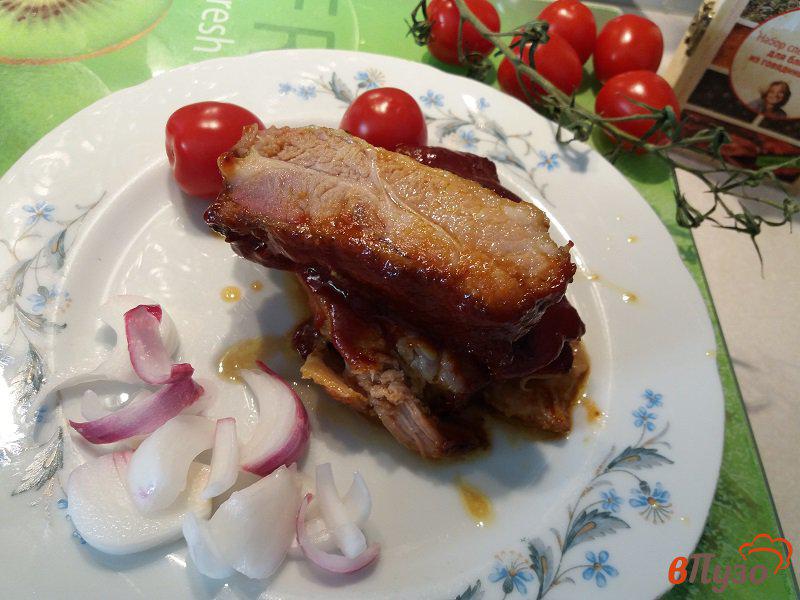 Фото приготовление рецепта: Глазированные свиные ребрышки  соусом барбекю шаг №11