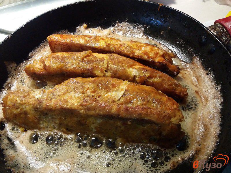 Фото приготовление рецепта: Жаренные палочки из форели в оригинальном маринаде шаг №9