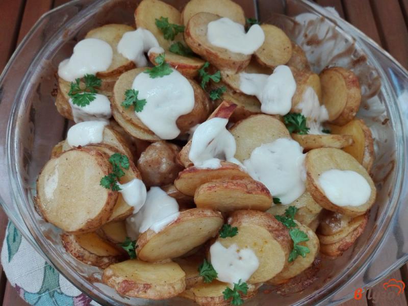 Фото приготовление рецепта: Запеченный молодой картофель с моцареллой шаг №7