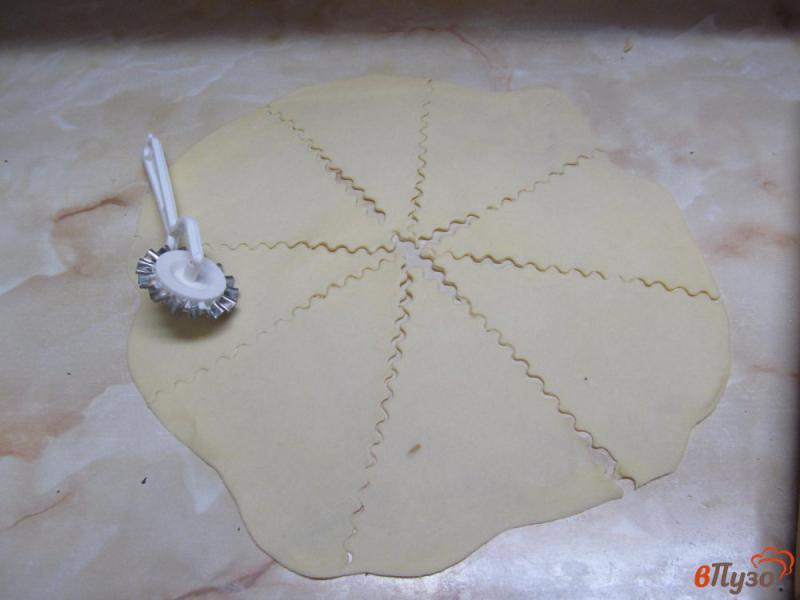 Фото приготовление рецепта: Печенье в форме рогаликов шаг №9