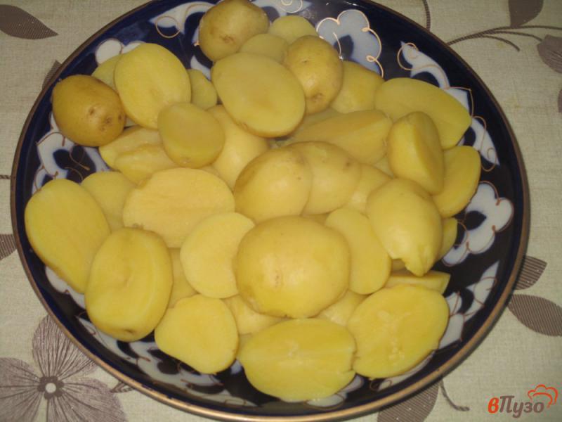 Фото приготовление рецепта: Свинина с молодым картофелем в сливочном соусе шаг №6