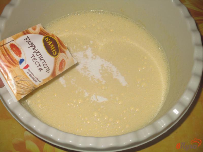 Фото приготовление рецепта: Торт «Молочная девочка» с бананами шаг №3