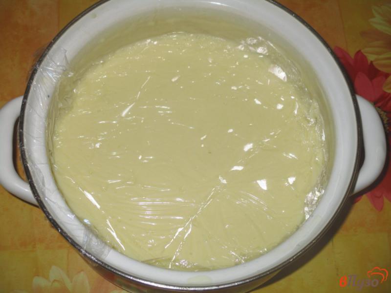 Фото приготовление рецепта: Торт «Молочная девочка» с бананами шаг №11