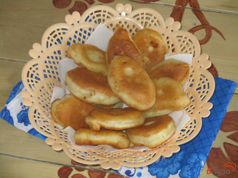Фото приготовление рецепта: Пирожки на дрожжевом тесте с картошкой шаг №12
