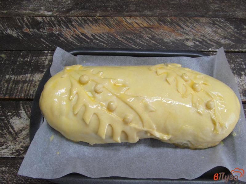 Фото приготовление рецепта: Пирог из дрожжевого теста с творожной начинкой и маком шаг №10