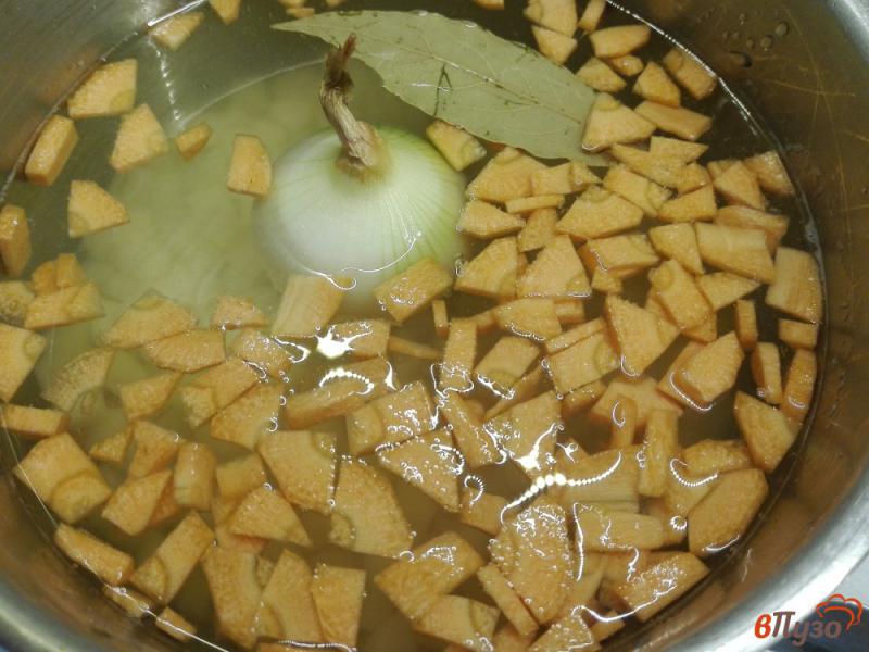 Фото приготовление рецепта: Щи из пекинской капусты с мясом шаг №2