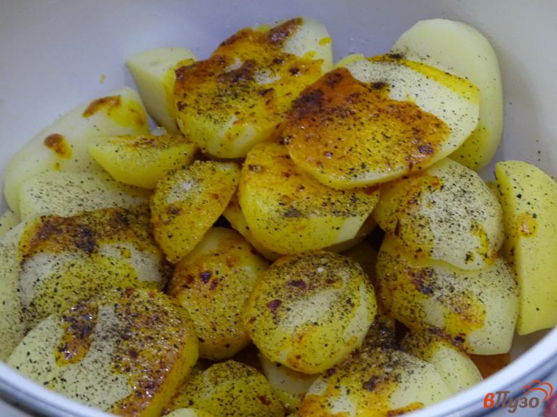 Фото приготовление рецепта: Картофель запеченный в духовке шаг №7