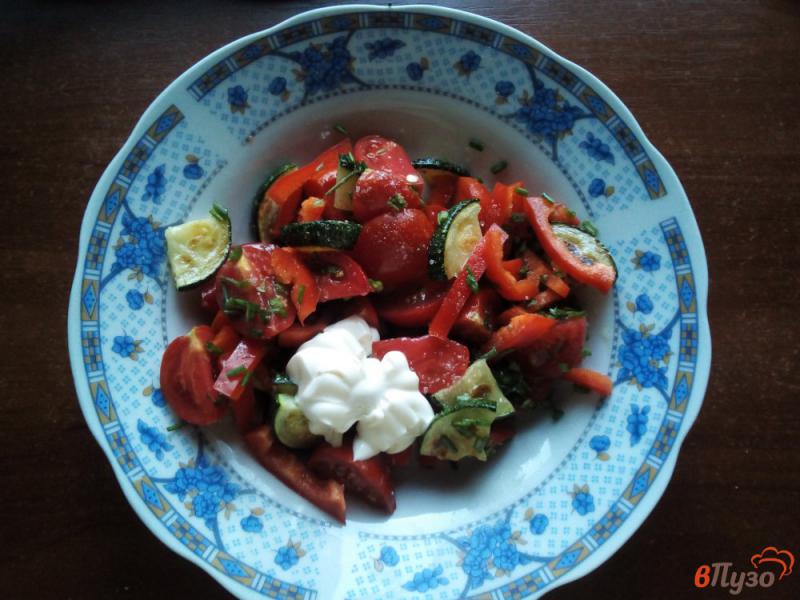 Фото приготовление рецепта: Салат с жареными кабачками шаг №6