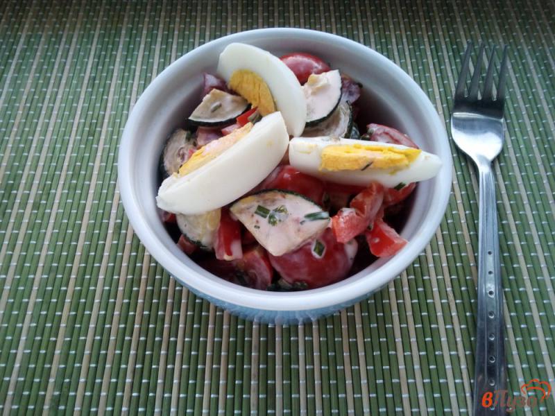 Фото приготовление рецепта: Салат с жареными кабачками шаг №7