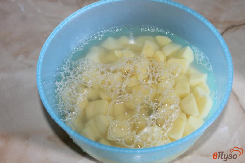 Фото приготовление рецепта: Картофельное пюре с петрушкой и маслом шаг №2
