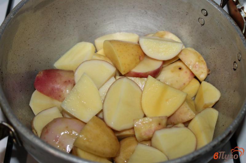 Фото приготовление рецепта: Рагу из молодого картофеля со спаржевой фасолью и зеленым горошком шаг №1