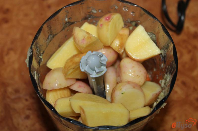 Фото приготовление рецепта: Овощные оладьи с плавленым сыром шаг №3