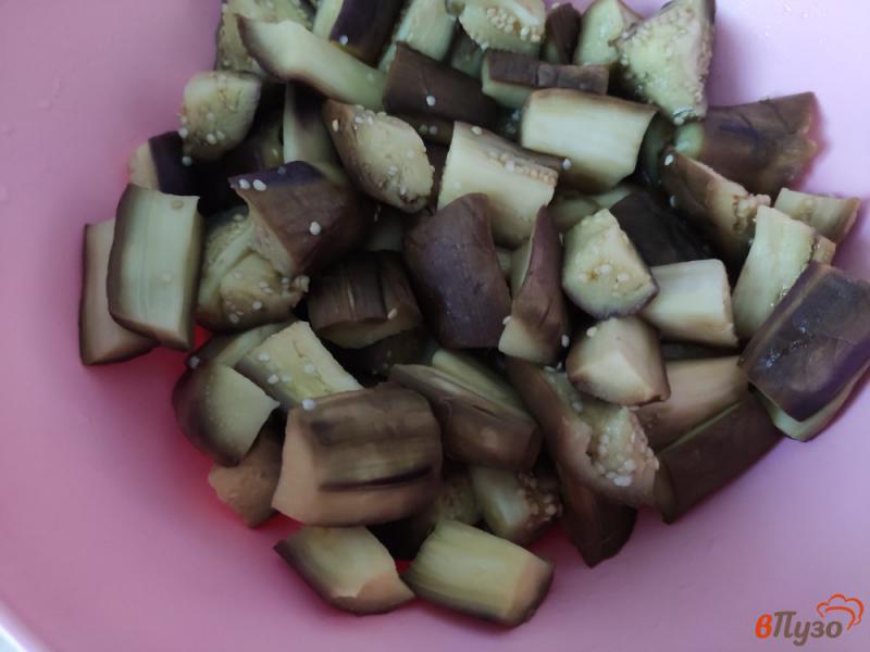 Фото приготовление рецепта: Маринованные баклажаны с овощами и петрушкой шаг №2