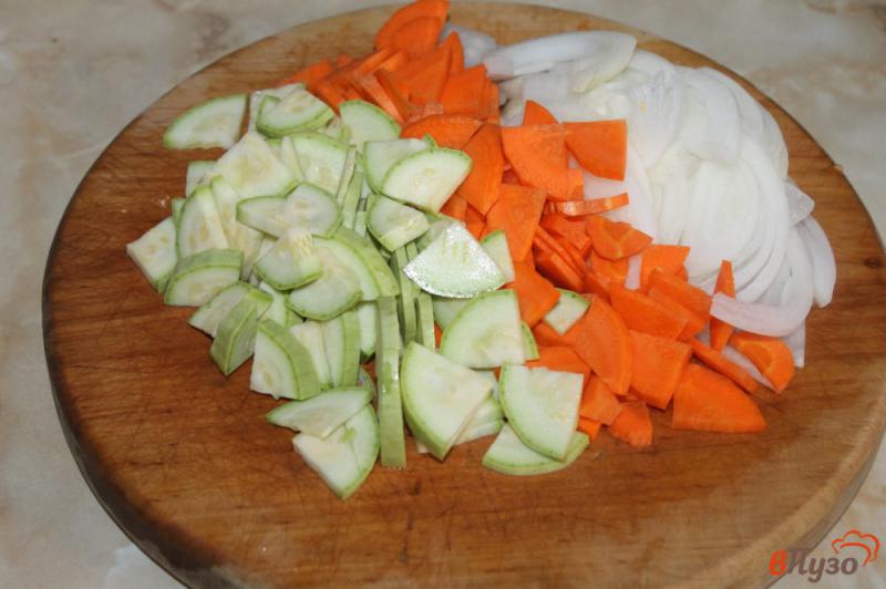 Фото приготовление рецепта: Тефтели с овощами под сыром шаг №1