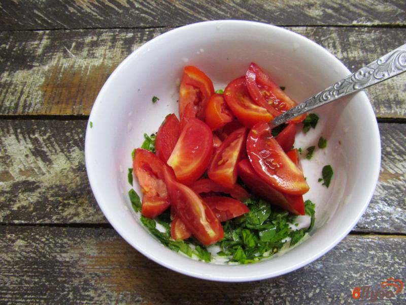 Фото приготовление рецепта: Салат из помидора с зеленым болгарским перцем шаг №3