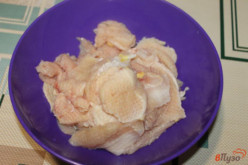 Фото приготовление рецепта: Отбивные из куриного филе маринованные в соевом соусе шаг №1