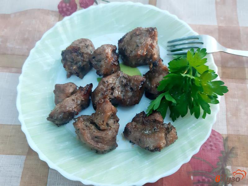 Фото приготовление рецепта: Шашлык из свинины в винном маринаде шаг №7