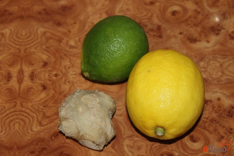 Фото приготовление рецепта: Лимонад с имбирем и лаймом шаг №1
