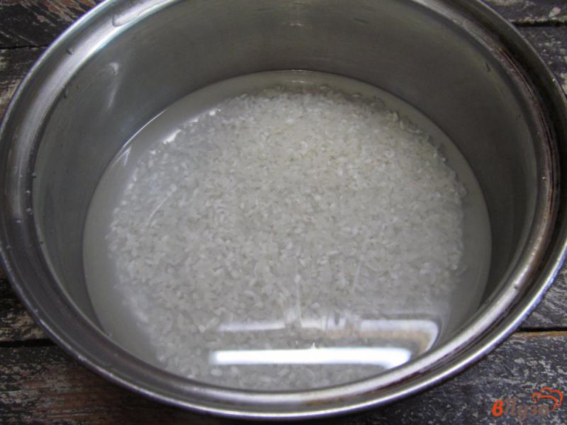 Фото приготовление рецепта: Рис со спаржевой фасолью и мятой шаг №1